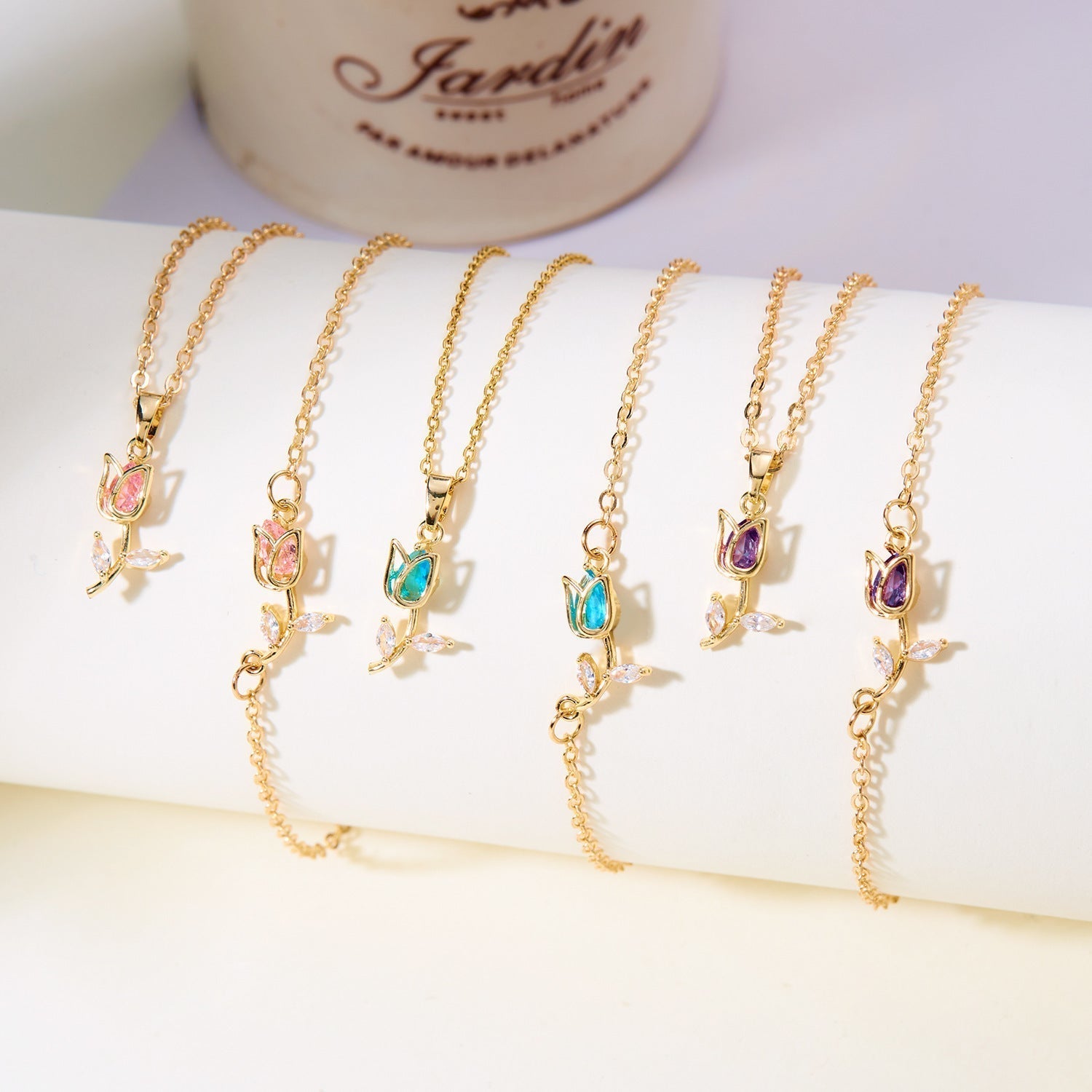 Elegant And Fashionable Tulip Necklace For Women